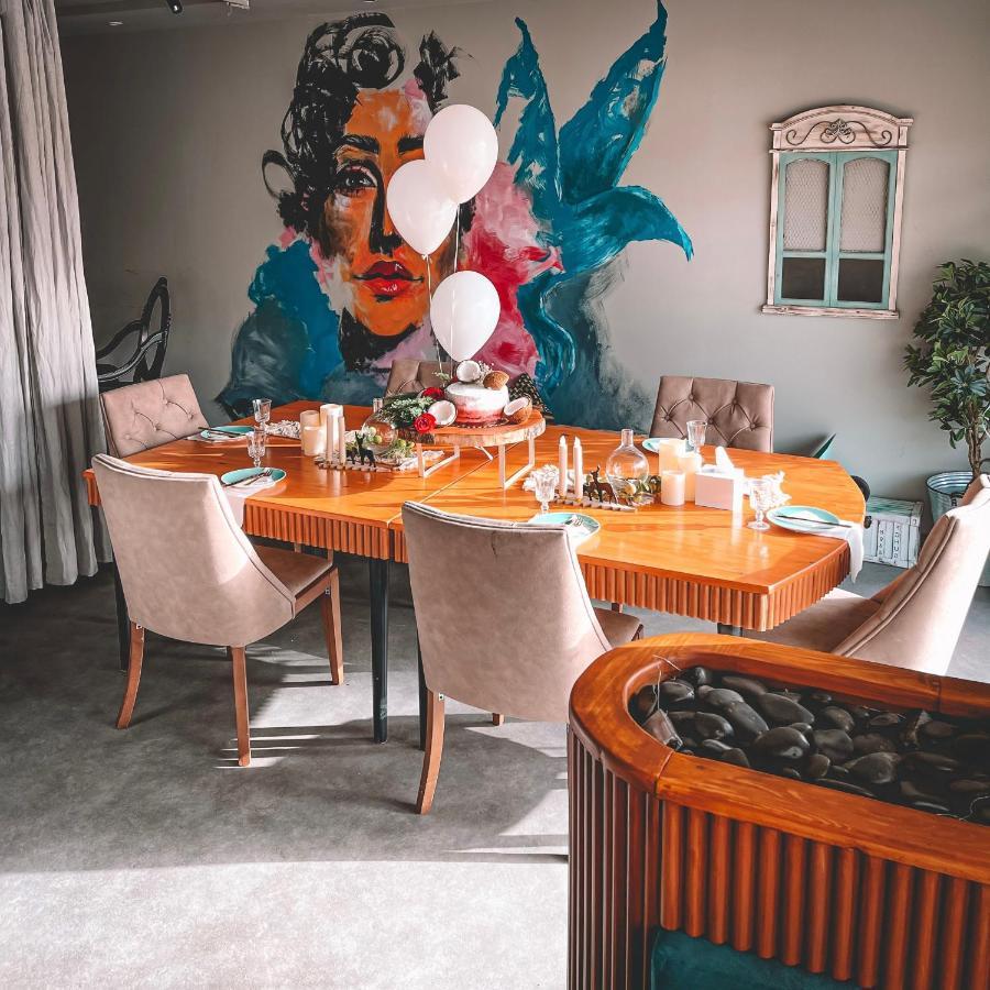 Sharz Hotel Бурайда Екстериор снимка