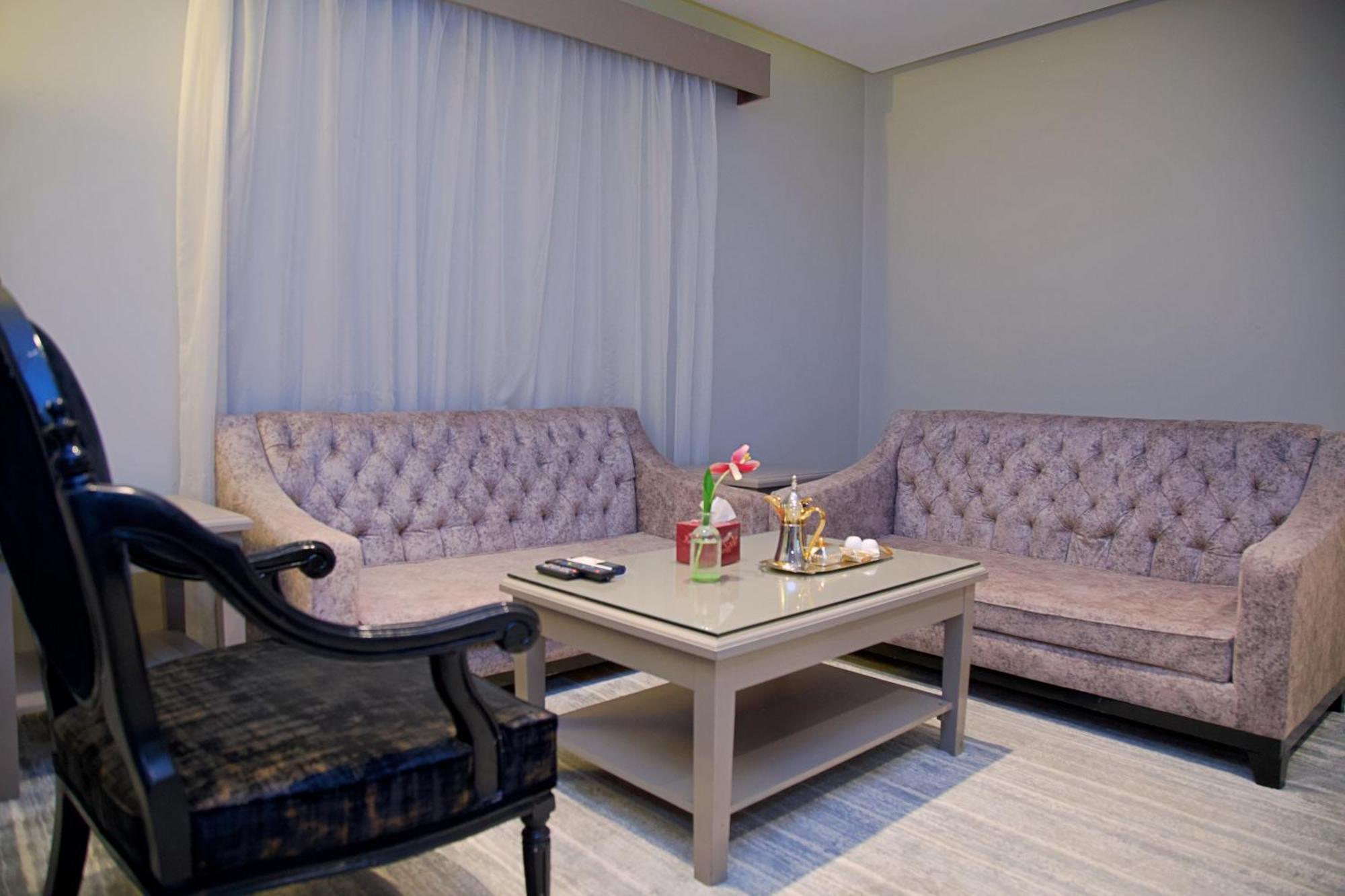 Sharz Hotel Бурайда Екстериор снимка