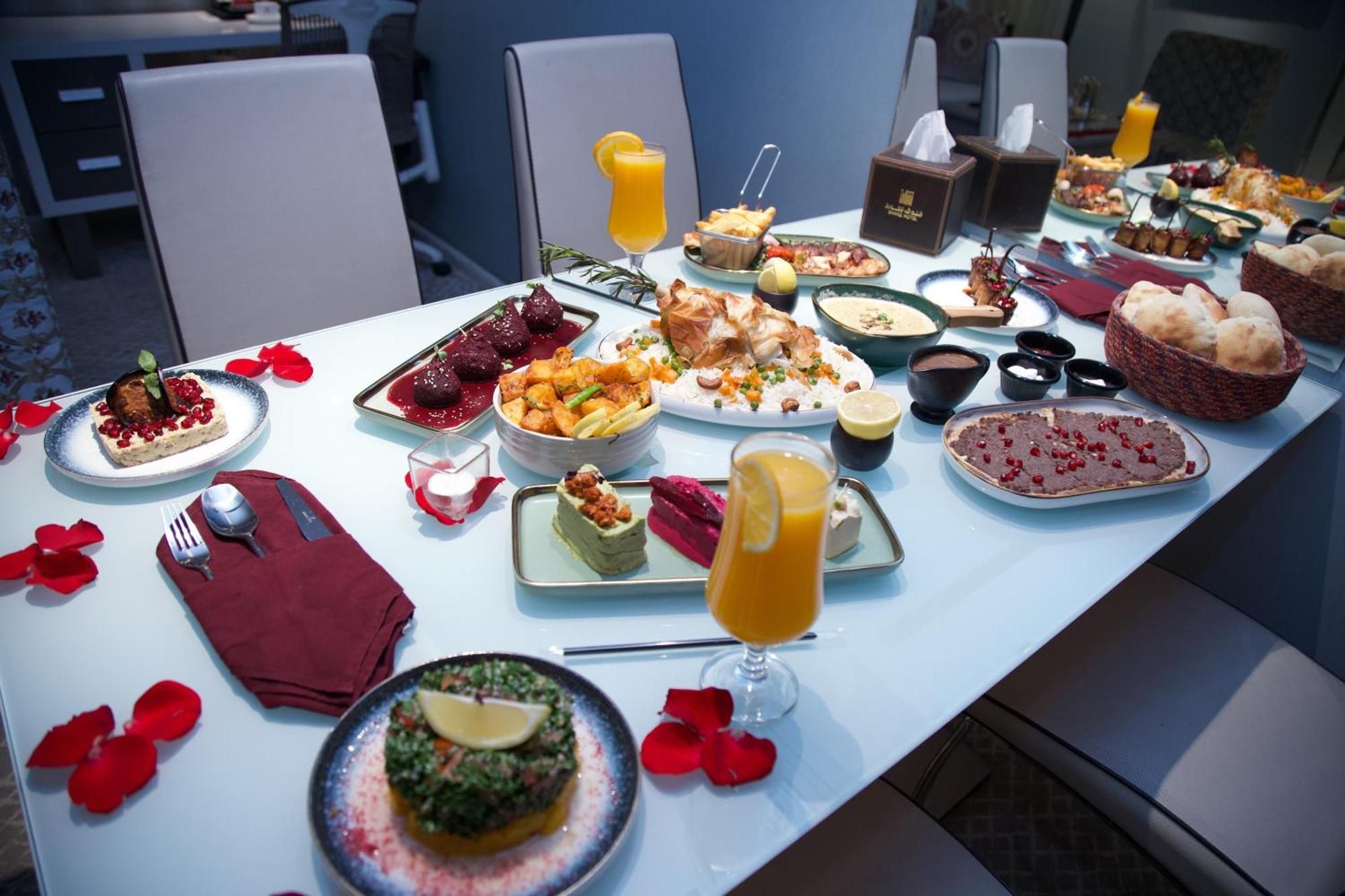 Sharz Hotel Бурайда Екстериор снимка