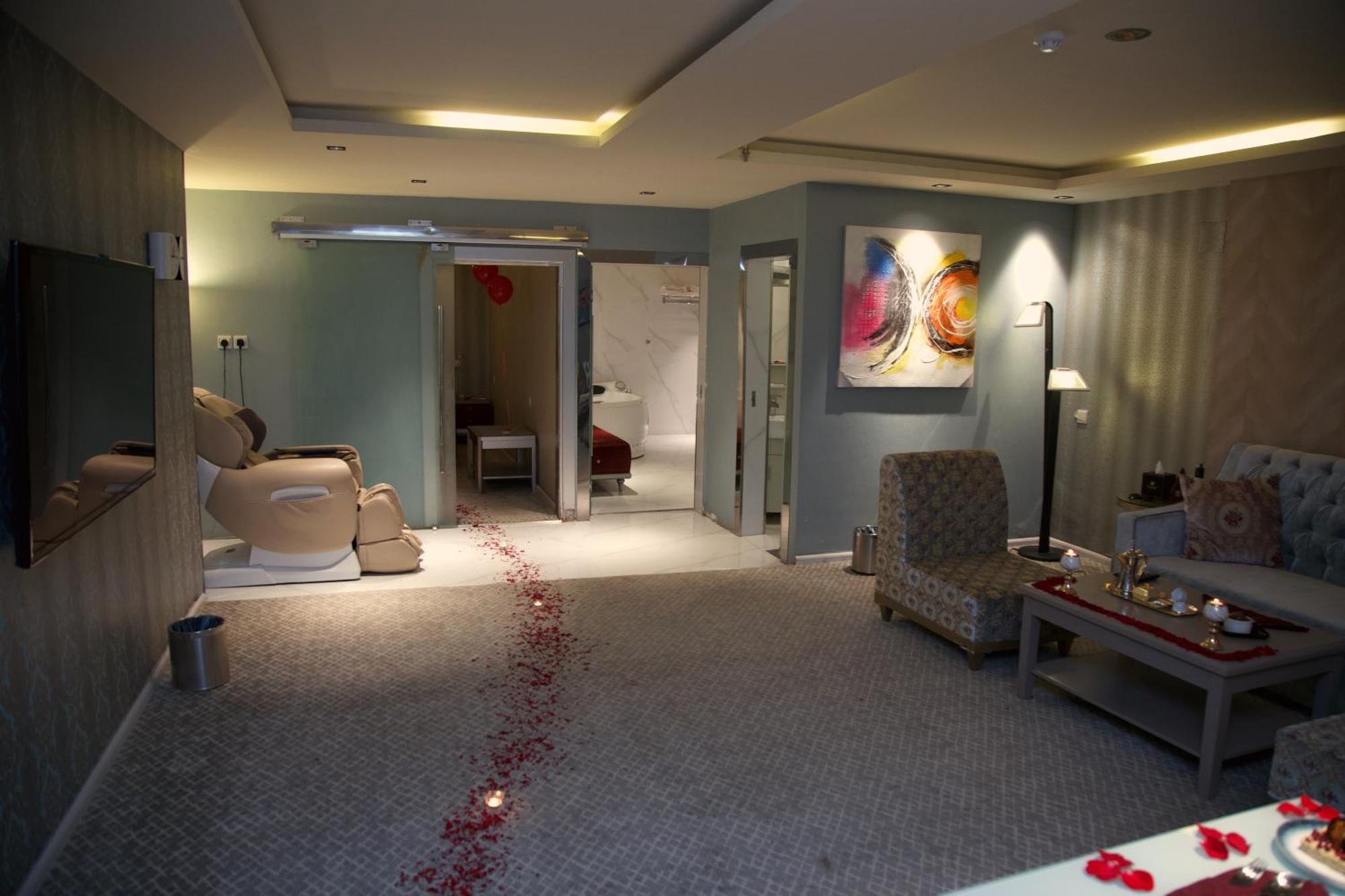 Sharz Hotel Бурайда Екстериор снимка