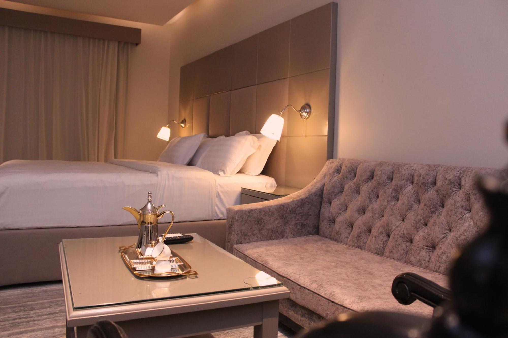 Sharz Hotel Бурайда Екстериор снимка