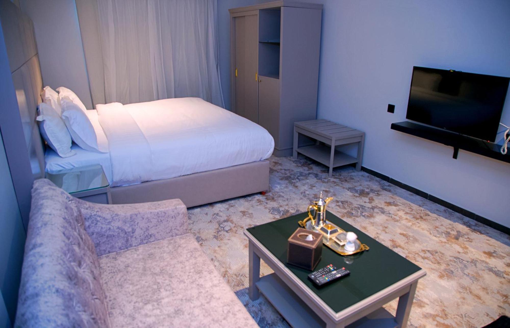 Sharz Hotel Бурайда Екстериор снимка