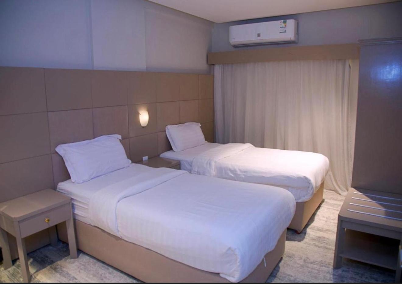 Sharz Hotel Бурайда Екстериор снимка