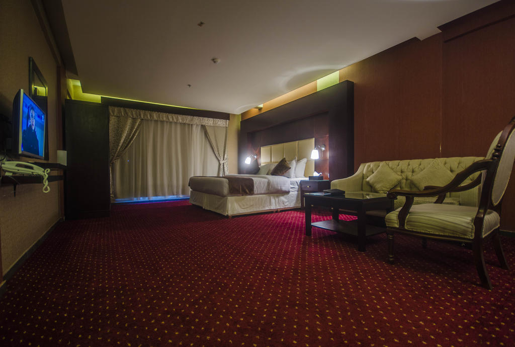 Sharz Hotel Бурайда Стая снимка