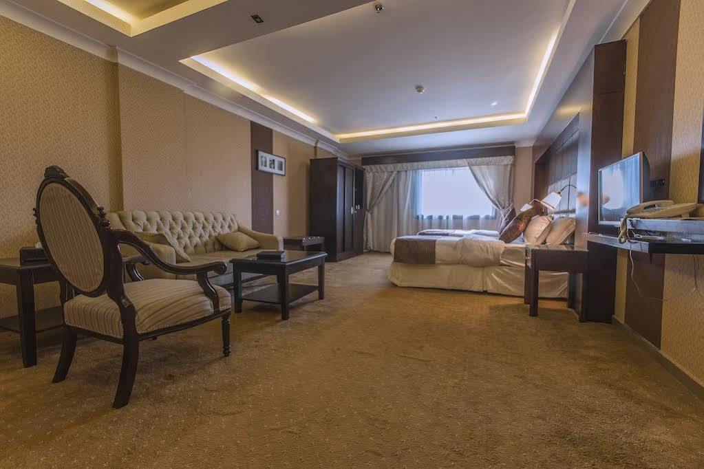 Sharz Hotel Бурайда Екстериор снимка