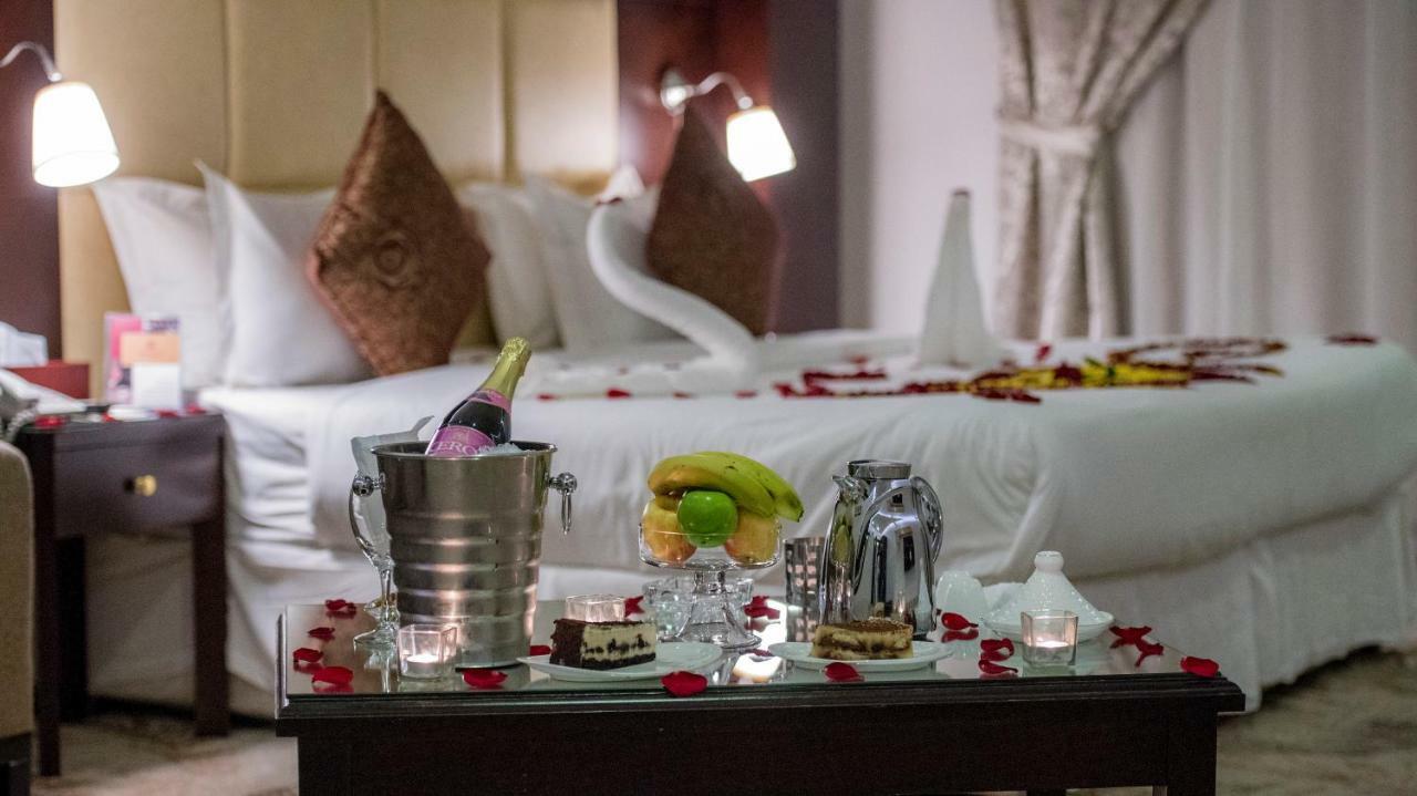 Sharz Hotel Бурайда Екстериор снимка