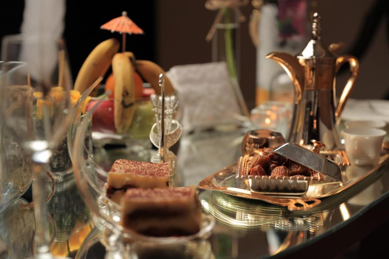 Sharz Hotel Бурайда Екстериор снимка